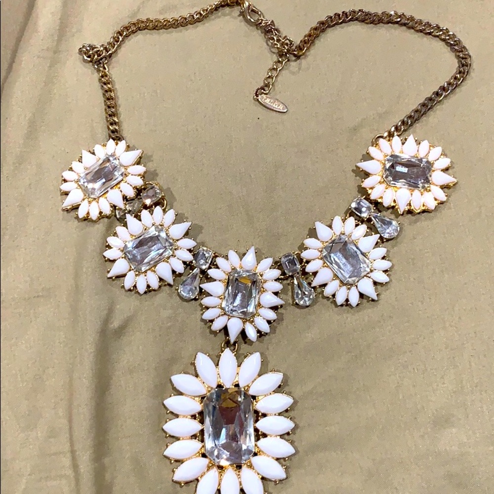 White flower necklace